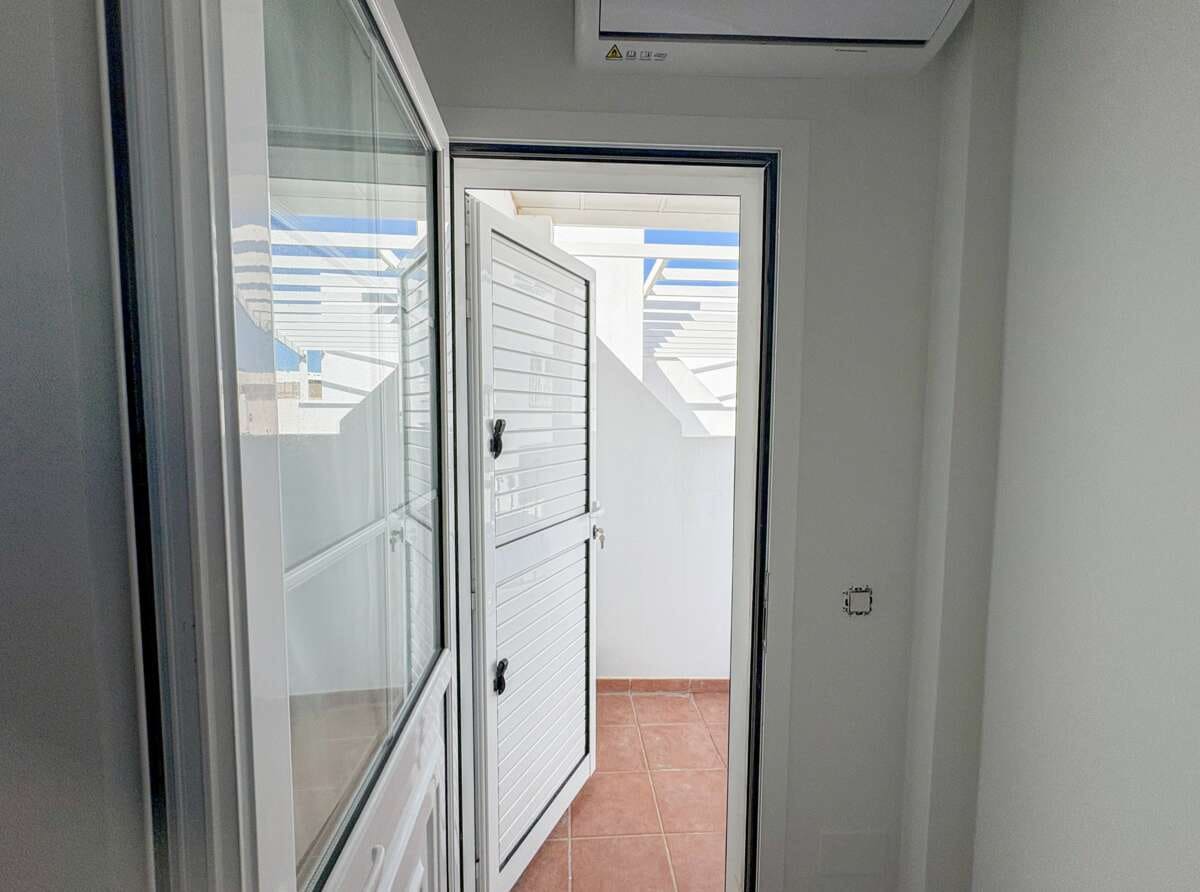 Pareado de 4 habitaciones en Tías en venta con garaje - 485.000 € (Ref: 9625157)