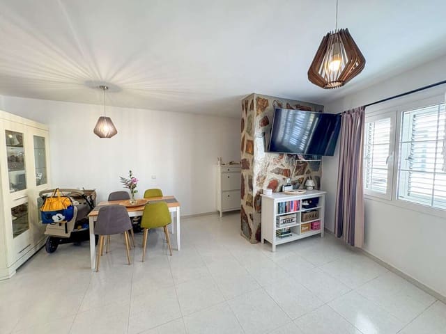 Pareado de 4 habitaciones en Tías en venta con garaje - 485.000 € (Ref: 9625157)