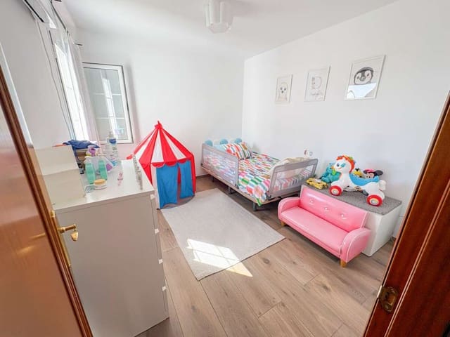 Pareado de 4 habitaciones en Tías en venta con garaje - 485.000 € (Ref: 9625157)