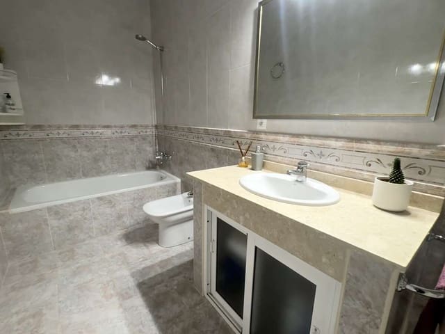 4 makuuhuone Maalaistalo myytävänä paikassa Arrecife mukana 
autotalli - 299 000 € (Ref: 9636252)