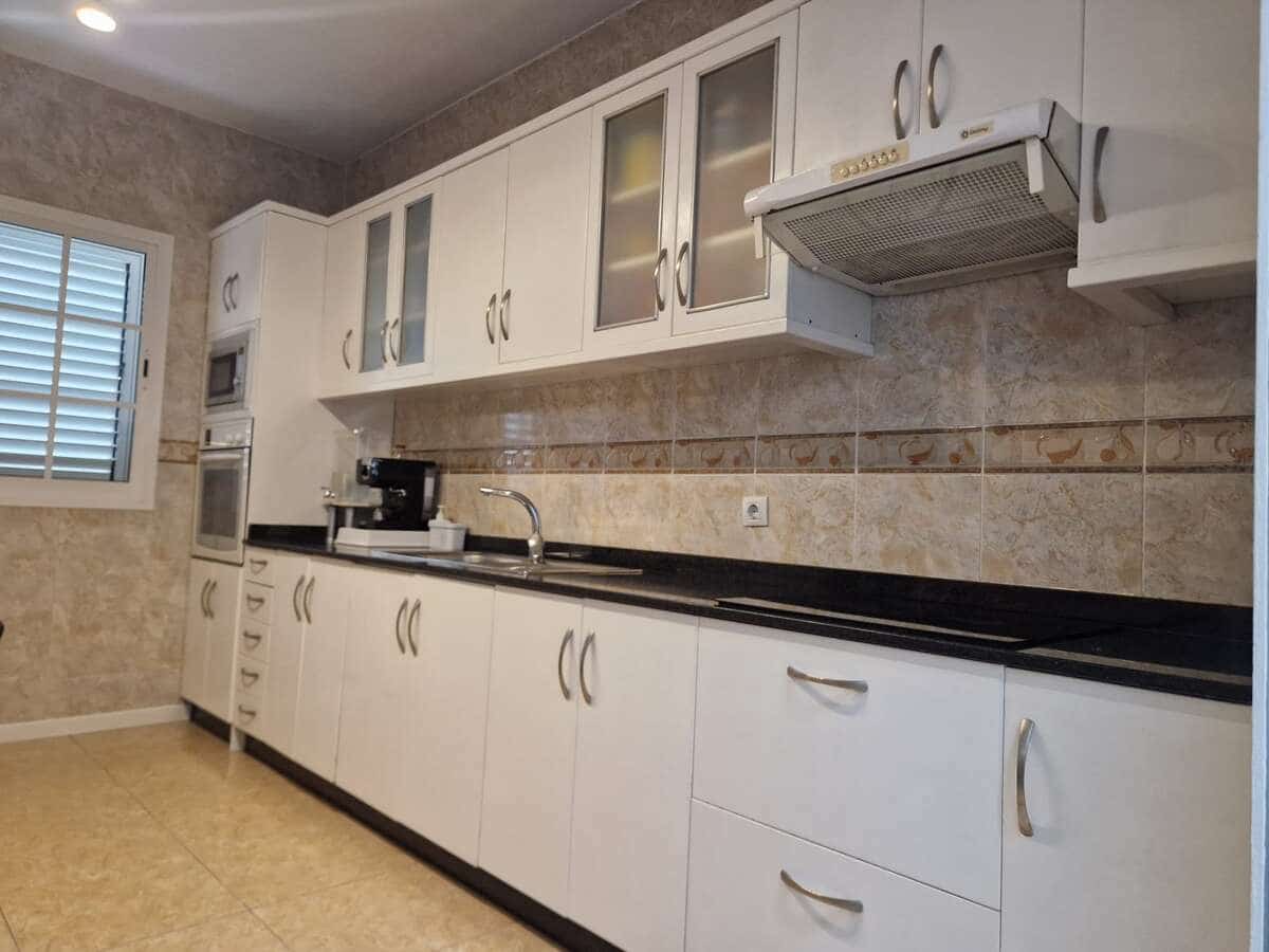 4 slaapkamer Finca/Landhuis te koop in Arrecife met garage - € 299.000 (Ref: 9636252)