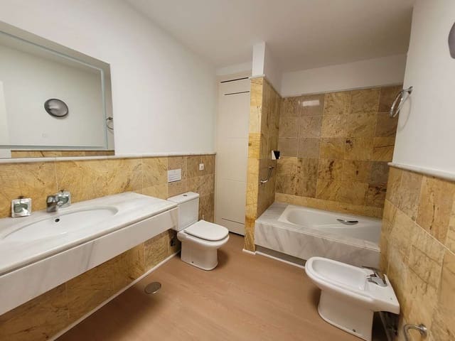 2 soverom Bungalow til salgs i Playa Blanca, Yaiza med svømmebasseng - € 295 000 (Ref: 9665733)