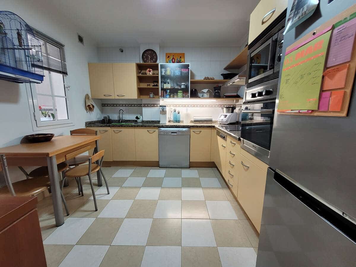 3 bedroom Flat for sale in Arrecife - € 280,000 (Ref: 9721004)