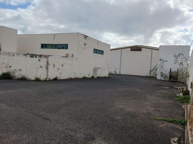 Commercieel te huur in Playa Honda, San Bartolomé met garage - € 15.000 (Ref: 9805918)