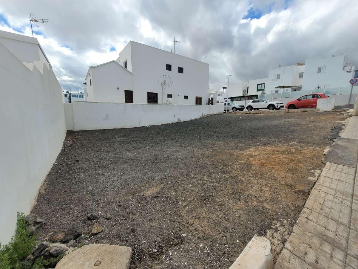Building Plot for sale in Playa Honda - € 245,000 (Ref: 9926621)