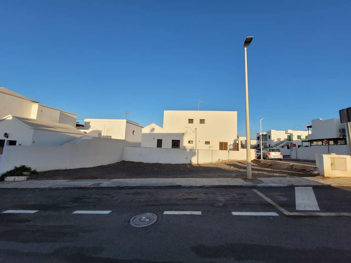 Building Plot for sale in Playa Honda - € 245,000 (Ref: 9926621)