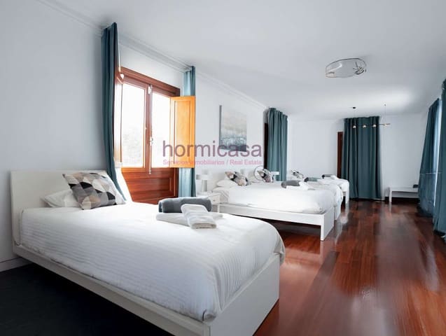 8 sovrum Villa till salu i Costa Teguise, Teguise med pool garage - 2 200 000 € (Ref: 9976690)