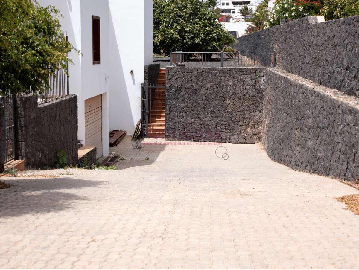 8 chambre Villa/Maison à vendre à Costa Teguise avec piscine garage - 2 200 000 € (Ref: 9976690)
