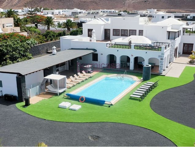 8 sovrum Villa till salu i Costa Teguise, Teguise med pool garage - 2 200 000 € (Ref: 9976690)