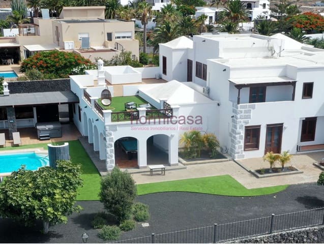 8 sovrum Villa till salu i Costa Teguise, Teguise med pool garage - 2 200 000 € (Ref: 9976690)