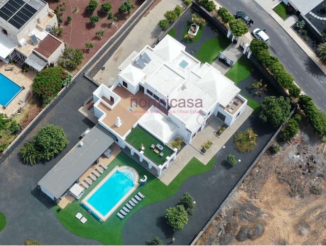 8 sovrum Villa till salu i Costa Teguise, Teguise med pool garage - 2 200 000 € (Ref: 9976690)
