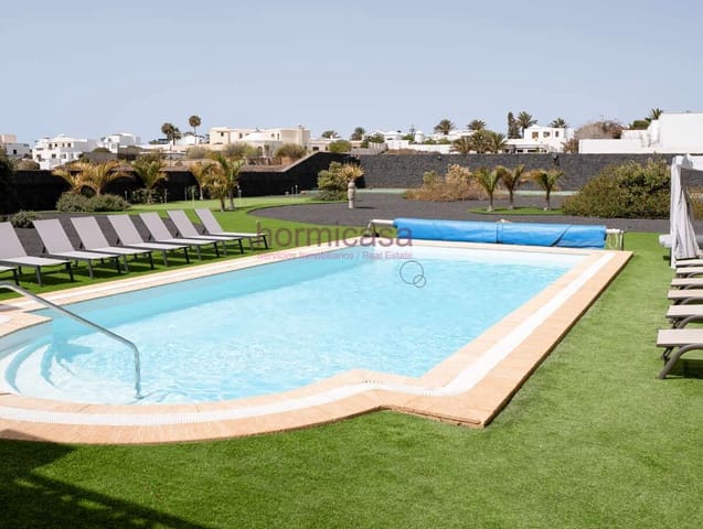 8 sovrum Villa till salu i Costa Teguise, Teguise med pool garage - 2 200 000 € (Ref: 9976690)
