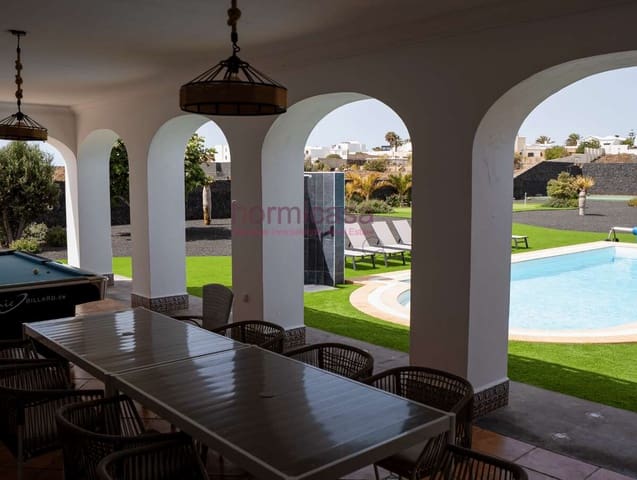 8 sovrum Villa till salu i Costa Teguise, Teguise med pool garage - 2 200 000 € (Ref: 9976690)