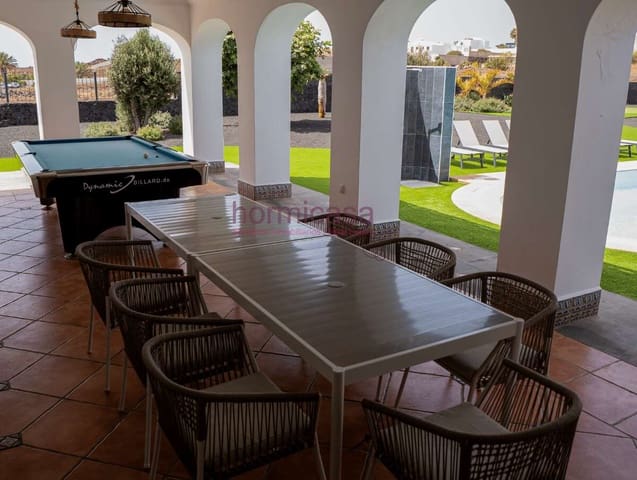 8 sovrum Villa till salu i Costa Teguise, Teguise med pool garage - 2 200 000 € (Ref: 9976690)