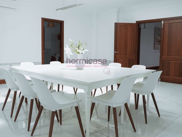 Chalet de 8 habitaciones en Costa Teguise, Teguise en venta con piscina garaje - 2.200.000 € (Ref: 9976690)
