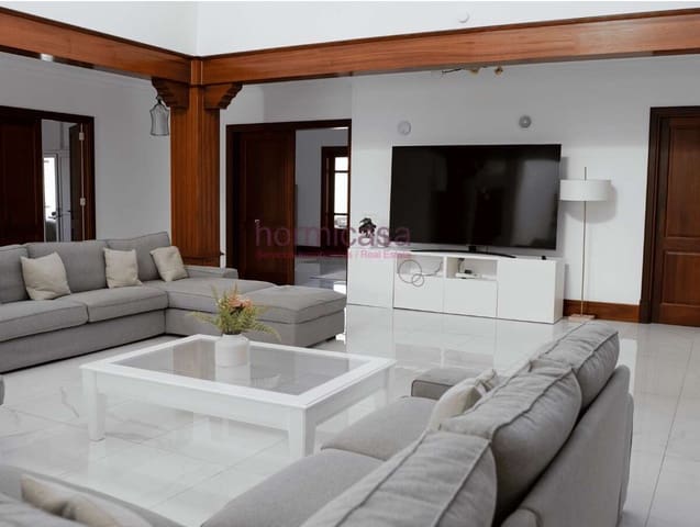 Chalet de 8 habitaciones en Costa Teguise, Teguise en venta con piscina garaje - 2.200.000 € (Ref: 9976690)