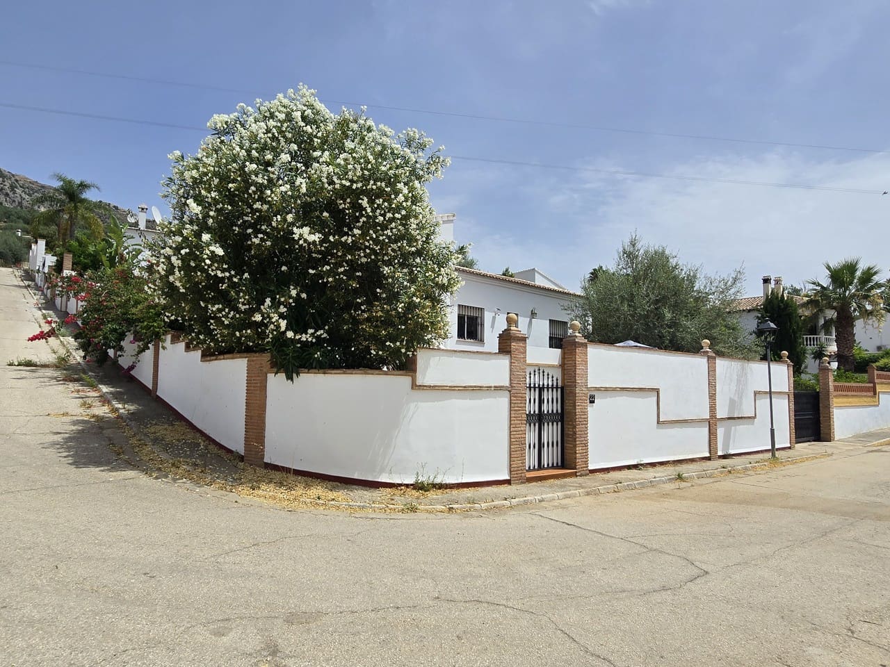 Chalet de 3 habitaciones en Periana en venta con piscina garaje - 299.950 € (Ref: 10004353)