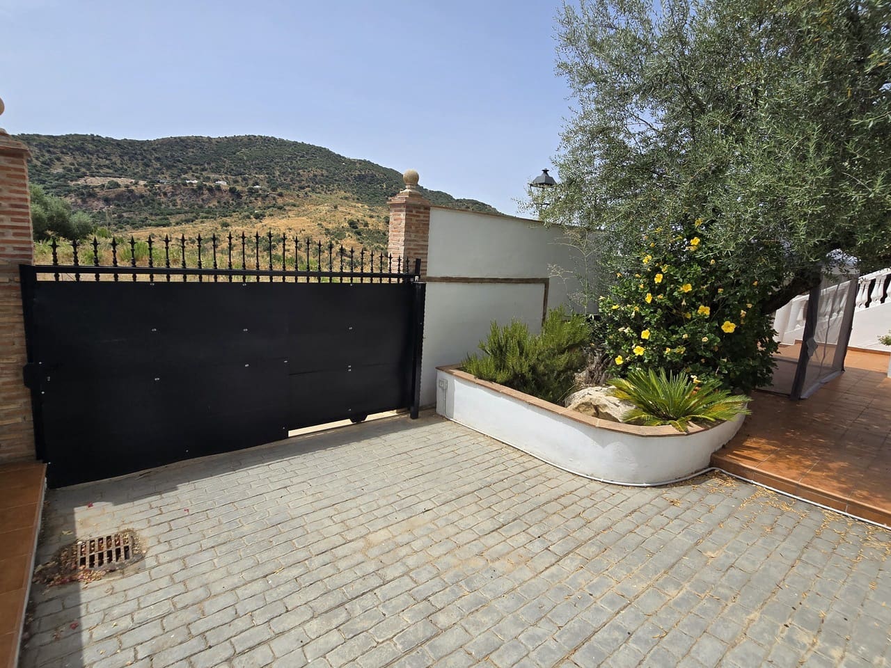 Chalet de 3 habitaciones en Periana en venta con piscina garaje - 299.950 € (Ref: 10004353)