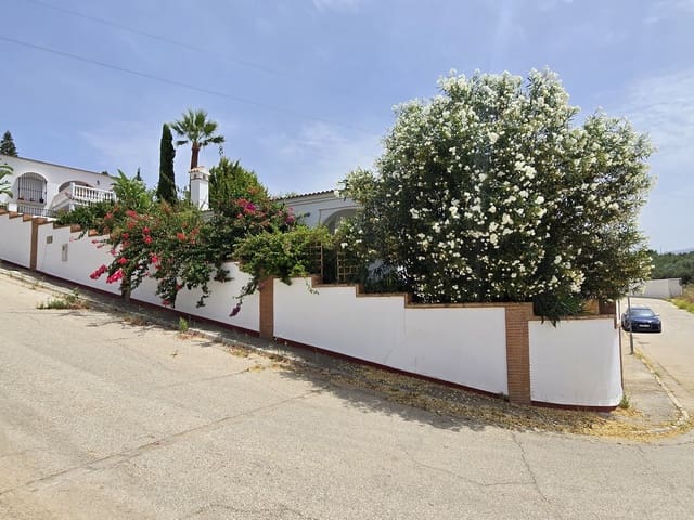Chalet de 3 habitaciones en Periana en venta con piscina garaje - 299.950 € (Ref: 10004353)
