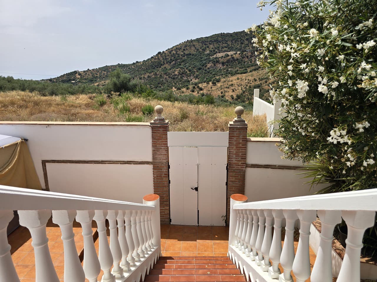 Chalet de 3 habitaciones en Periana en venta con piscina garaje - 299.950 € (Ref: 10004353)