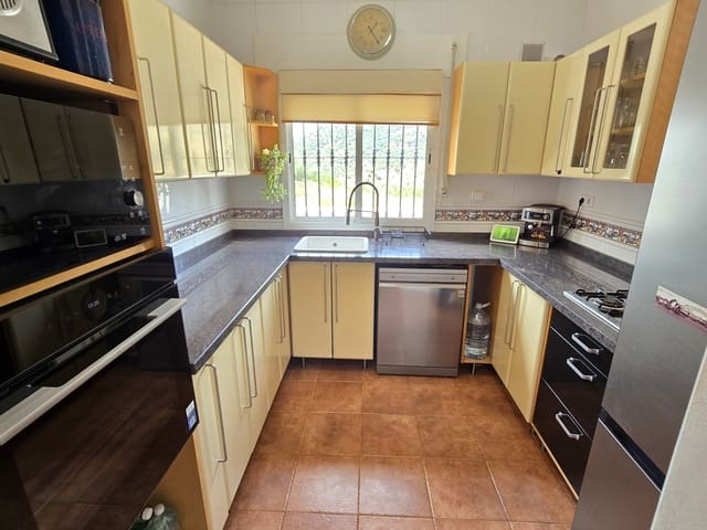 3 bedroom Villa for sale in Periana with pool garage - € 299,950 (Ref: 10004353)