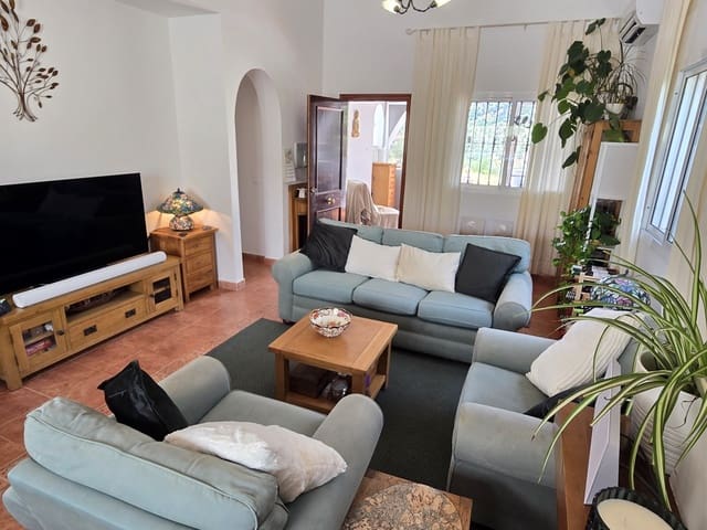 3 bedroom Villa for sale in Periana with pool garage - € 299,950 (Ref: 10004353)