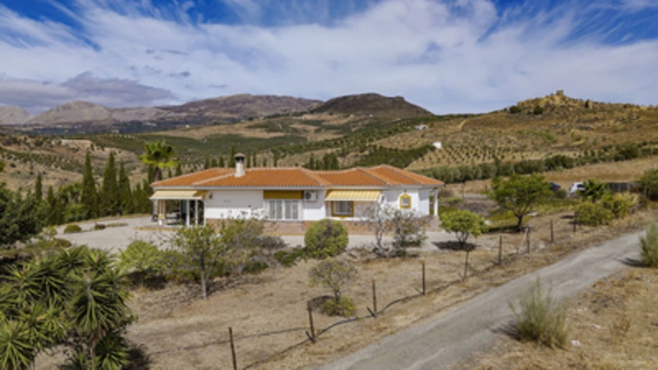3 camera da letto Villa in vendita in Alcaucin con piscina garage - 525.000 € (Rif: 10012571)