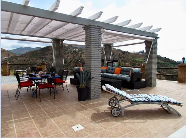 4 soveværelse Villa til salg i Canillas de Aceituno med swimmingpool garage - € 899.000 (Ref: 10026177)