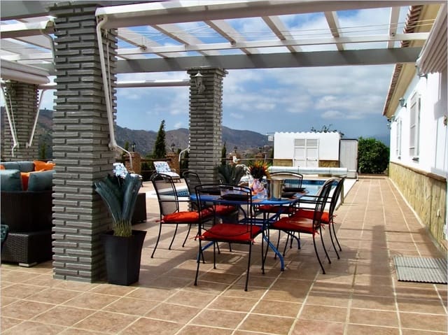 4 soveværelse Villa til salg i Canillas de Aceituno med swimmingpool garage - € 899.000 (Ref: 10026177)