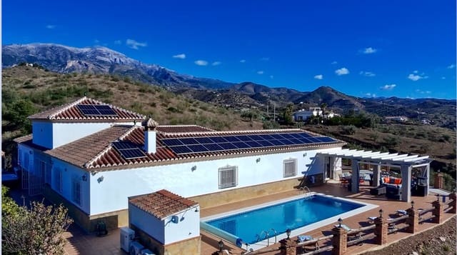 4 soveværelse Villa til salg i Canillas de Aceituno med swimmingpool garage - € 899.000 (Ref: 10026177)