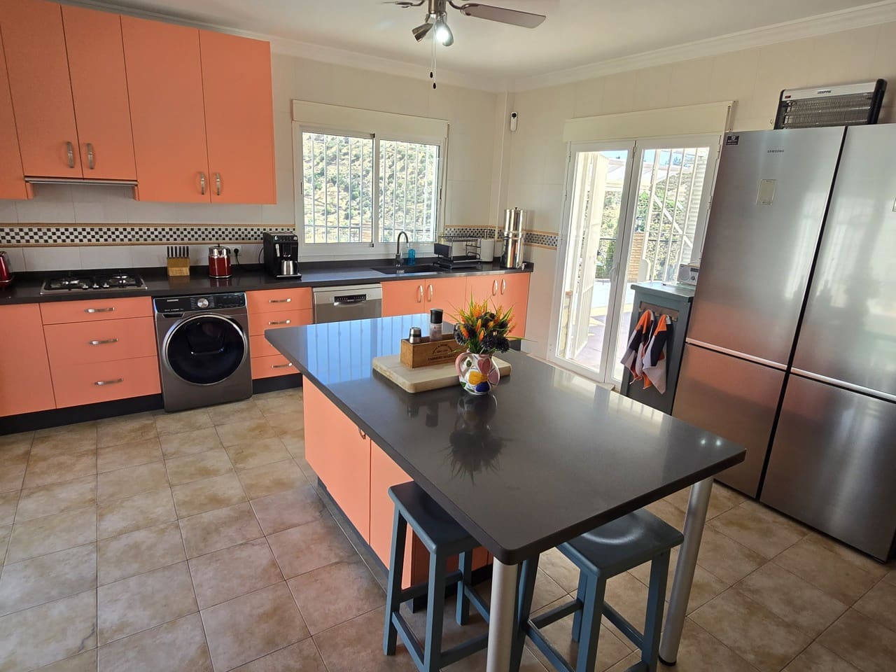 4 bedroom Villa for sale in Canillas de Aceituno with pool garage - € 899,000 (Ref: 10026177)