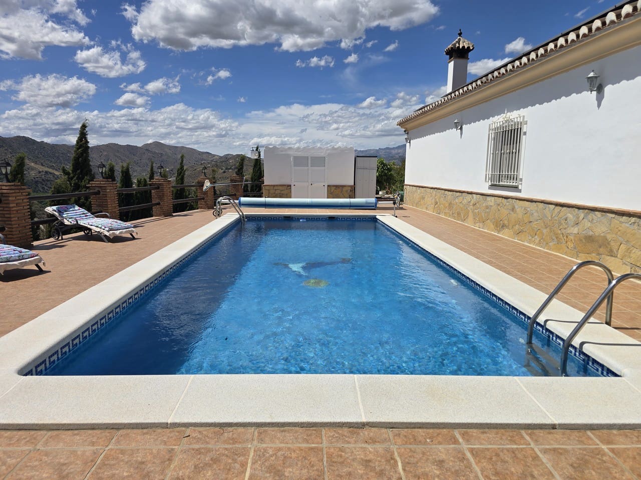4 bedroom Villa for sale in Canillas de Aceituno with pool garage - € 899,000 (Ref: 10026177)