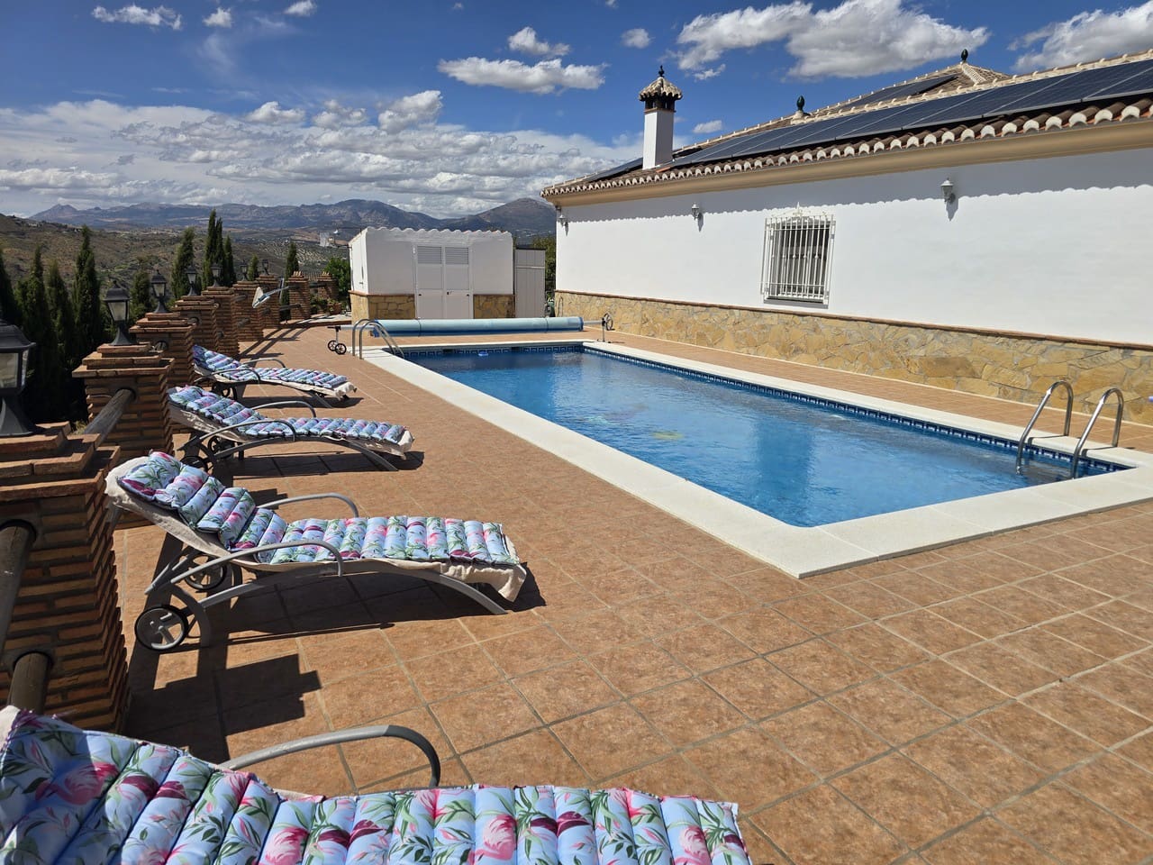 4 bedroom Villa for sale in Canillas de Aceituno with pool garage - € 899,000 (Ref: 10026177)