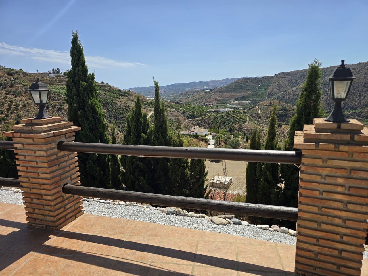 4 bedroom Villa for sale in Canillas de Aceituno with pool garage - € 899,000 (Ref: 10026177)