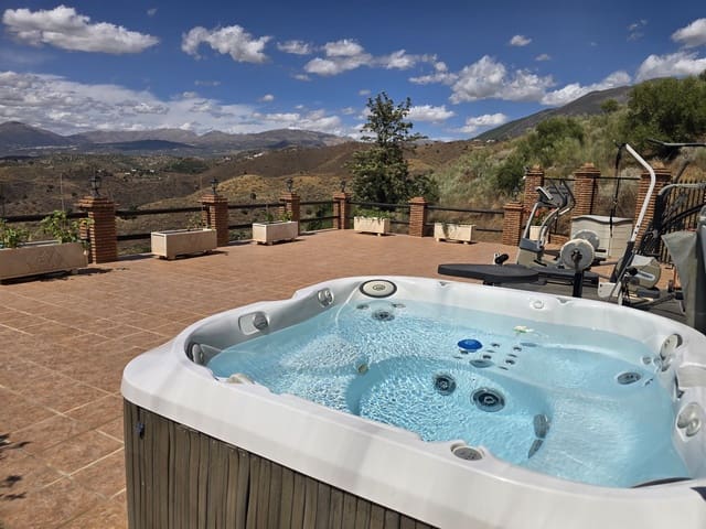 4 camera da letto Villa in vendita in Canillas de Aceituno con piscina garage - 899.000 € (Rif: 10026177)