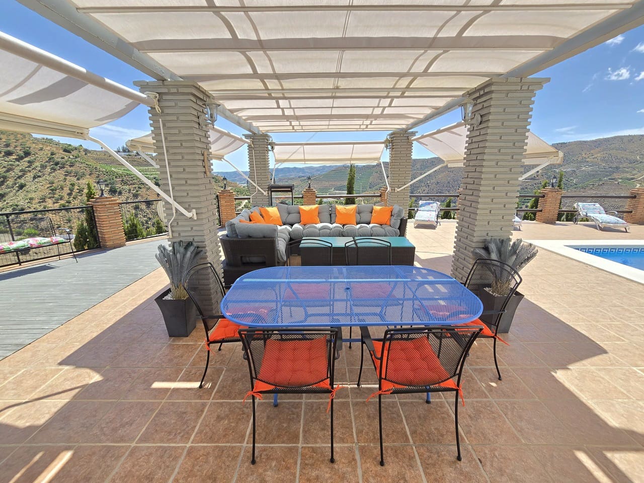 4 bedroom Villa for sale in Canillas de Aceituno with pool garage - € 899,000 (Ref: 10026177)