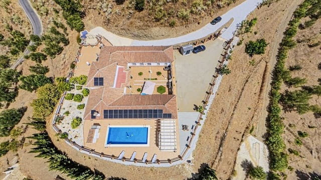 4 camera da letto Villa in vendita in Canillas de Aceituno con piscina garage - 899.000 € (Rif: 10026177)