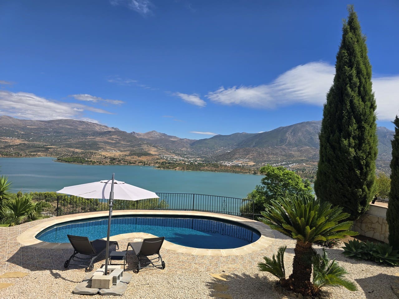 3 Zimmer Villa zu verkaufen in Vinuela mit Garage - 449.000 € (Ref: 10038543)