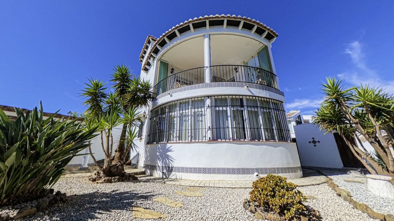 3 Zimmer Villa zu verkaufen in Vinuela mit Garage - 449.000 € (Ref: 10038543)