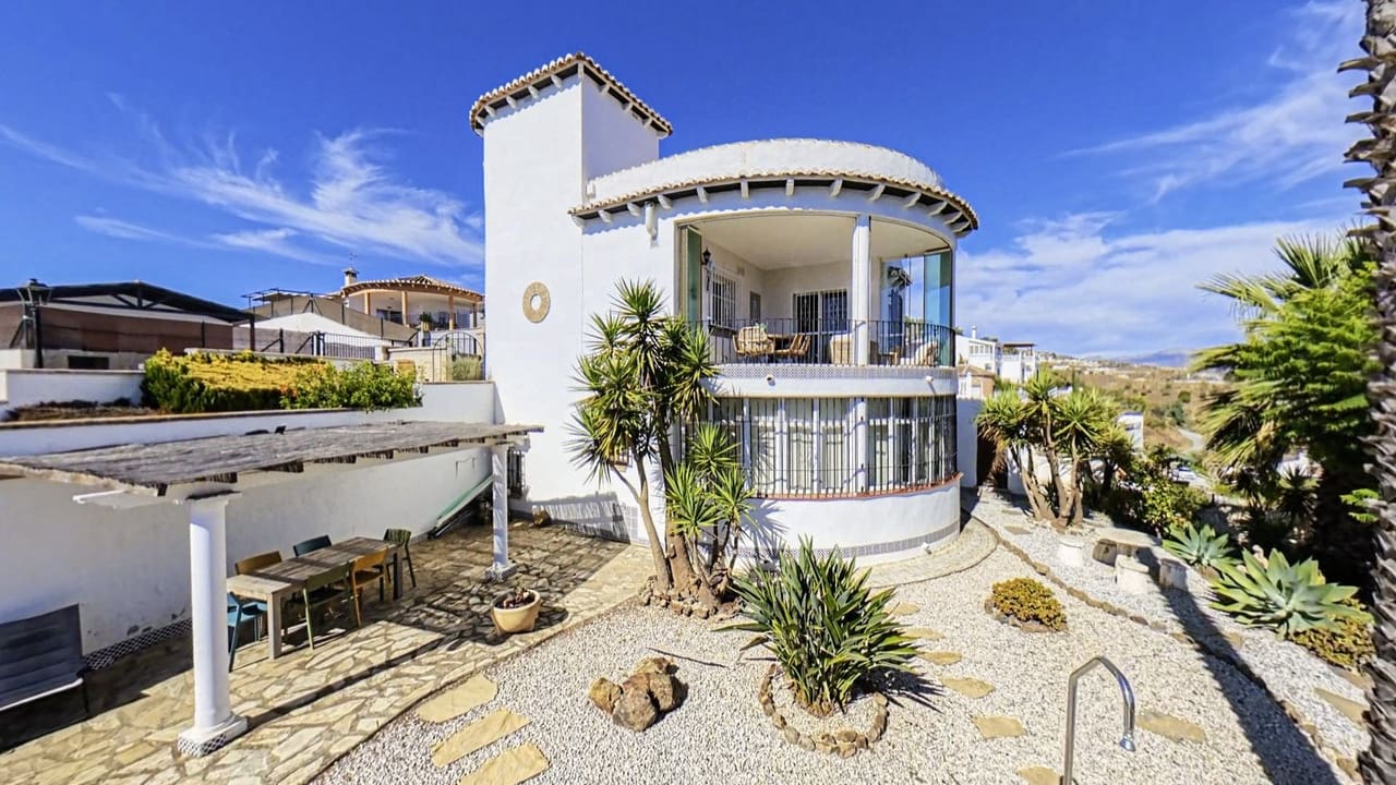 3 Zimmer Villa zu verkaufen in Vinuela mit Garage - 449.000 € (Ref: 10038543)