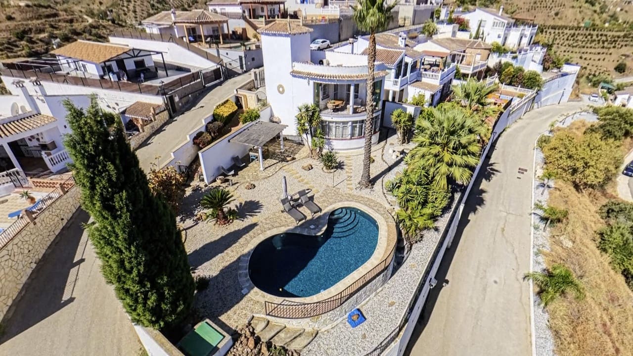 3 Zimmer Villa zu verkaufen in Vinuela mit Garage - 449.000 € (Ref: 10038543)