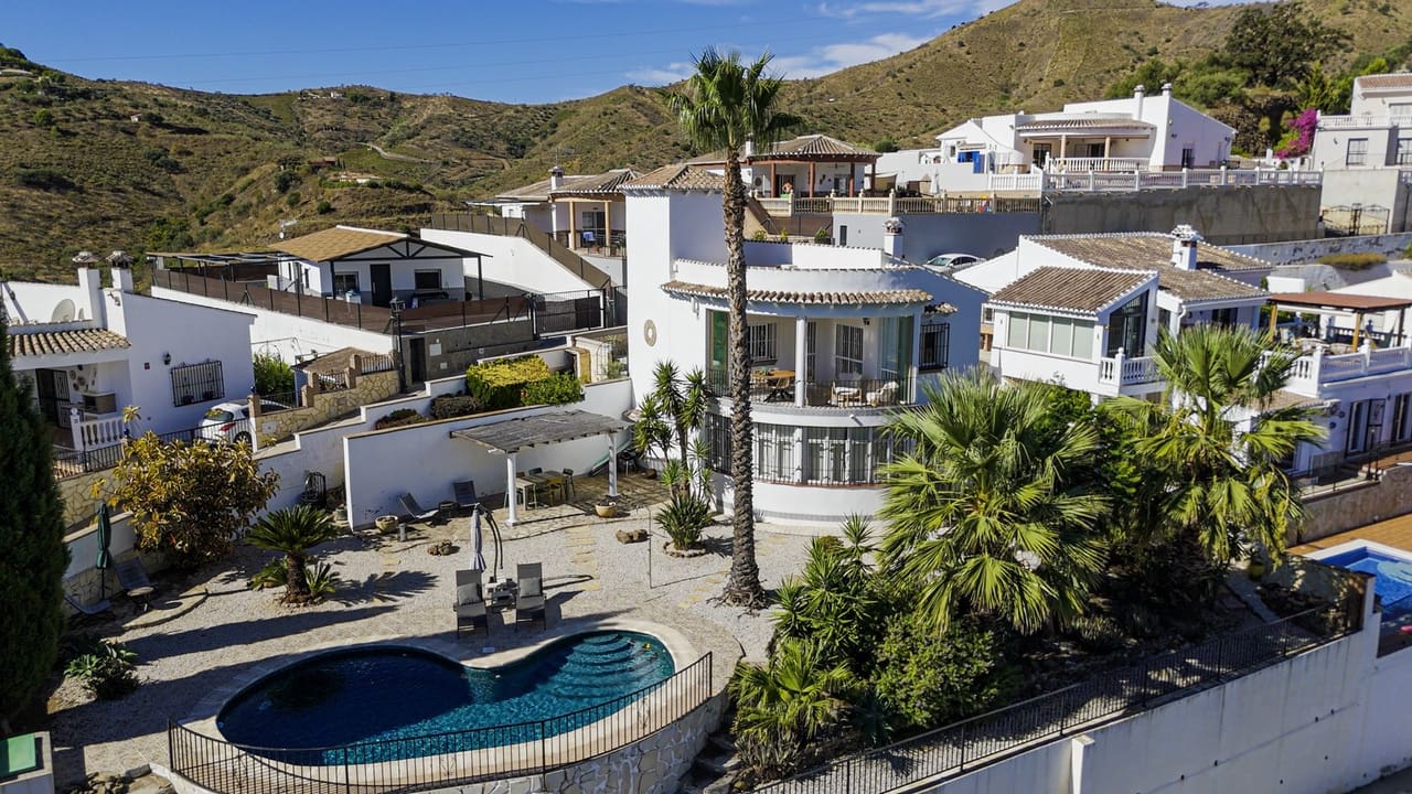 3 Zimmer Villa zu verkaufen in Vinuela mit Garage - 449.000 € (Ref: 10038543)