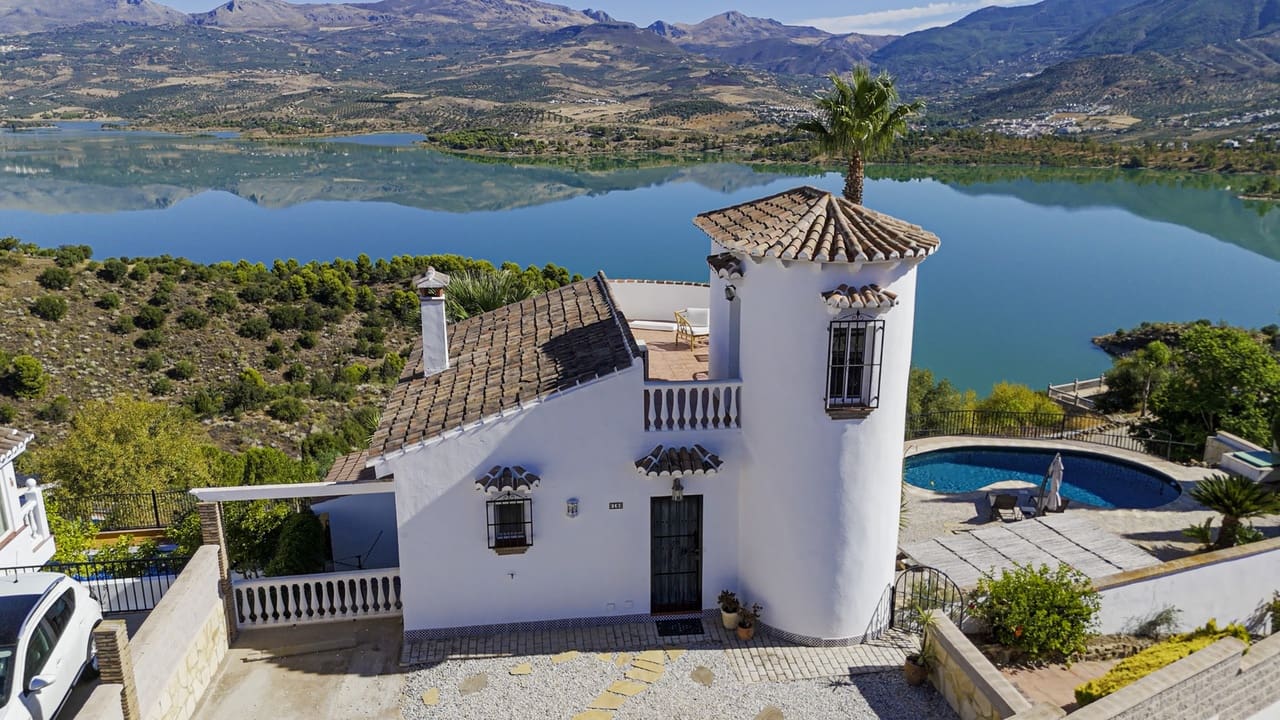 3 Zimmer Villa zu verkaufen in Vinuela mit Garage - 449.000 € (Ref: 10038543)