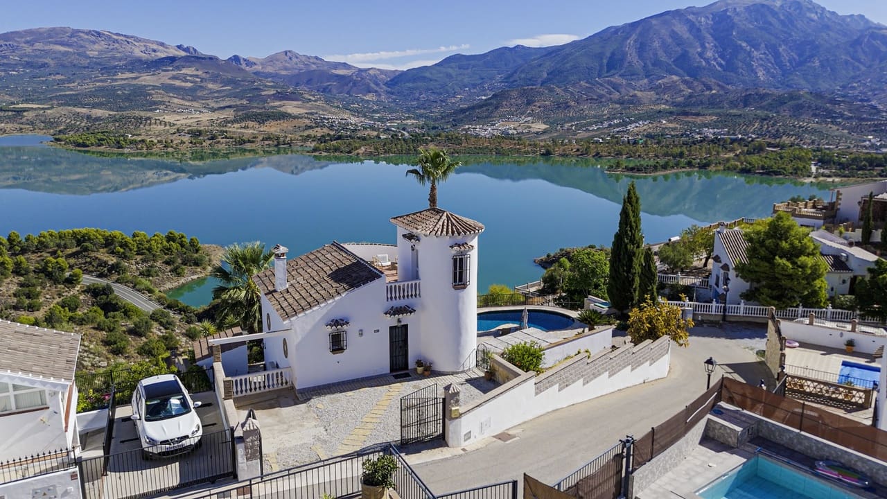 3 Zimmer Villa zu verkaufen in Vinuela mit Garage - 449.000 € (Ref: 10038543)