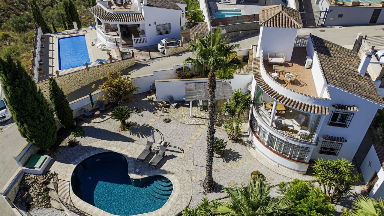 3 Zimmer Villa zu verkaufen in Vinuela mit Garage - 449.000 € (Ref: 10038543)