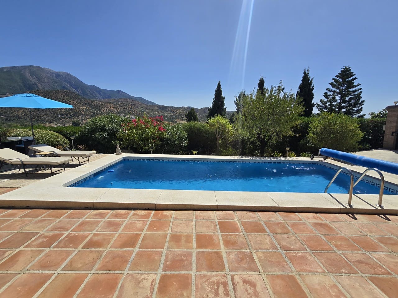2 bedroom Villa for sale in Vinuela with pool garage - € 299,950 (Ref: 10038544)