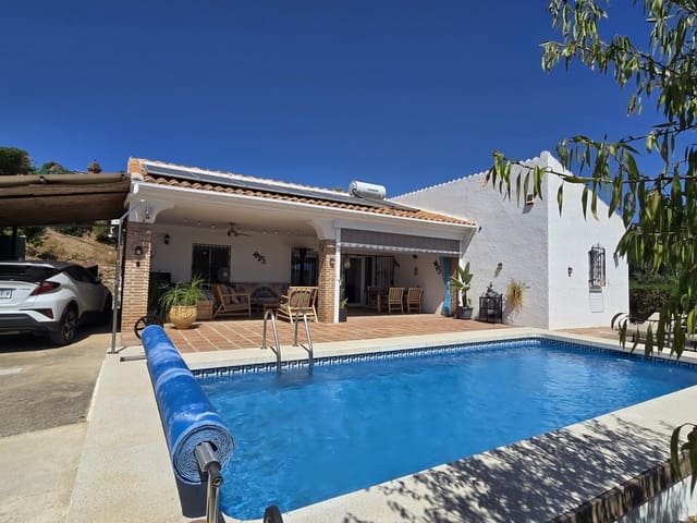 2 bedroom Villa for sale in Viñuela with pool garage - € 299,950 (Ref: 10038544)