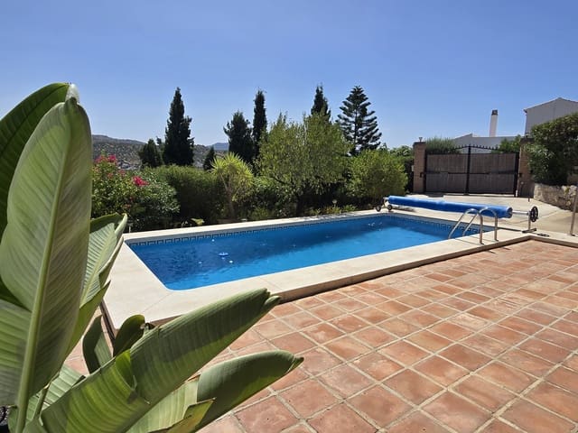 2 bedroom Villa for sale in Viñuela with pool garage - € 299,950 (Ref: 10038544)