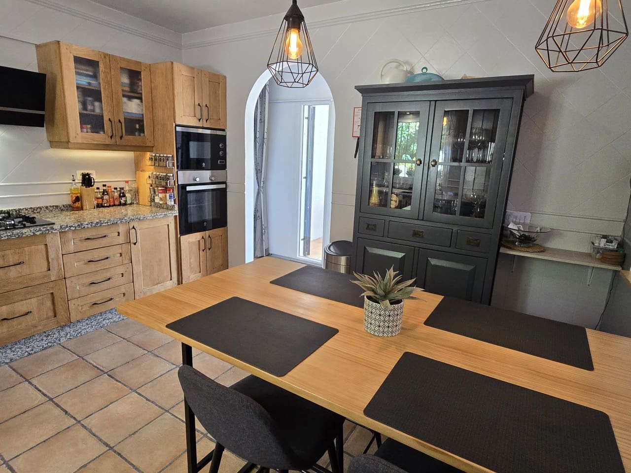 2 bedroom Villa for sale in Vinuela with pool garage - € 299,950 (Ref: 10038544)