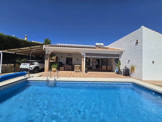 2 bedroom Villa for sale in Viñuela with pool garage - € 299,950 (Ref: 10038544)